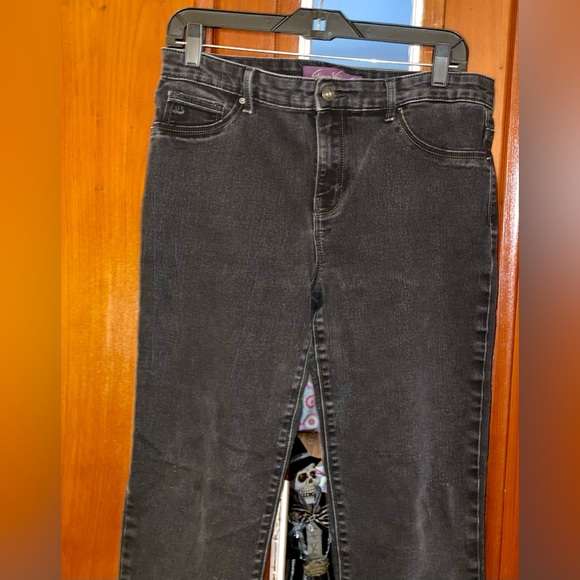Gloria Vanderbilt Sadie Slim Black Denim Jeans. Size 12 - Picture 4 of 8